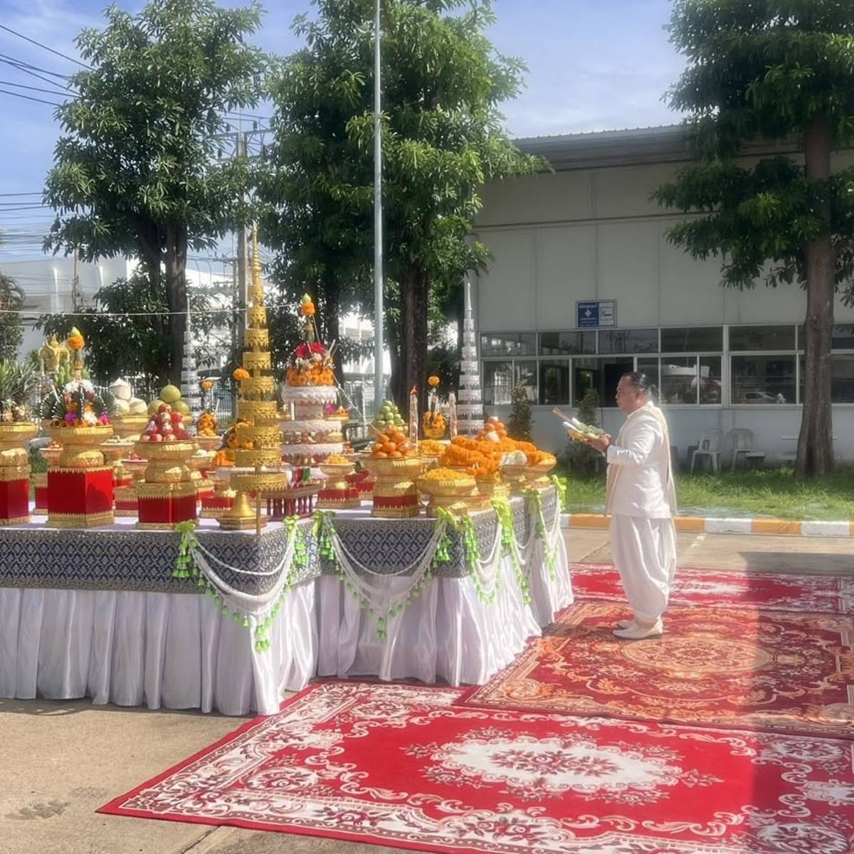 ๑๐.๘.๒๕๖๙ บวงสรวงถอนศาลพระพรหม