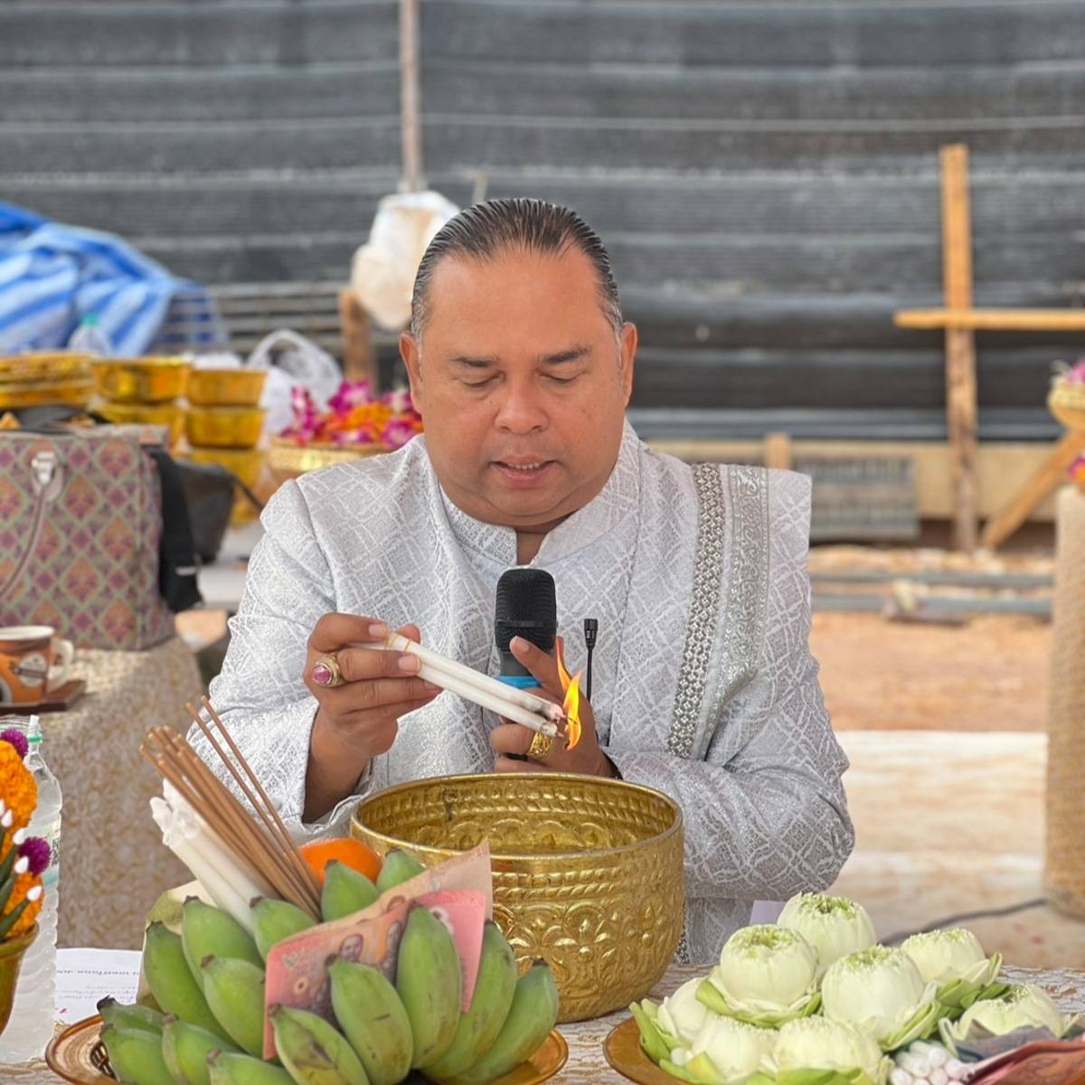 ยกเสาเอกโครงการก่อสร้างและโกดัง บ.อาลาดินเอเชียฟลอร์ริ่ง