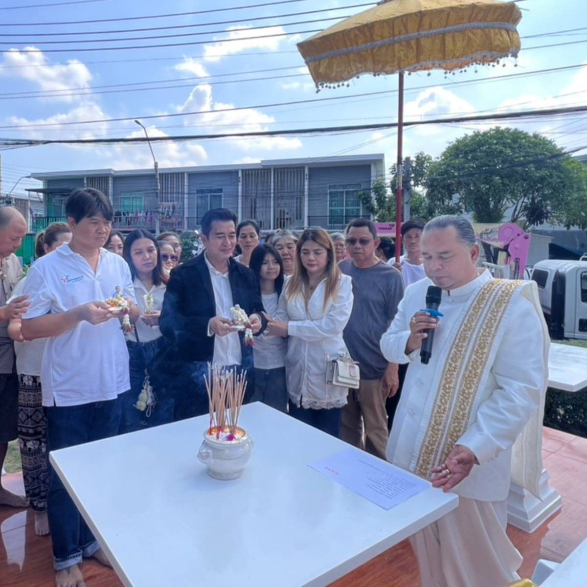 ตั้งศาลพระพรหม เจ้าที่ โครงการหมู่บ้านพฤกษา สำโรง-ปู่เจ้า