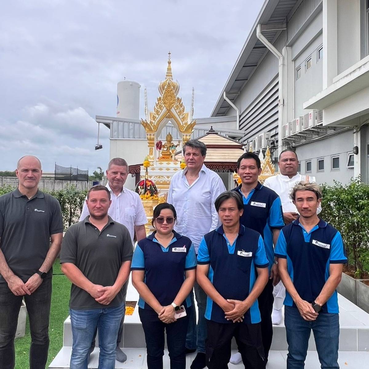 ๑๙.๘.๖๙ บวงสรวงตั้งศาลพระพรหมเจ้าที่