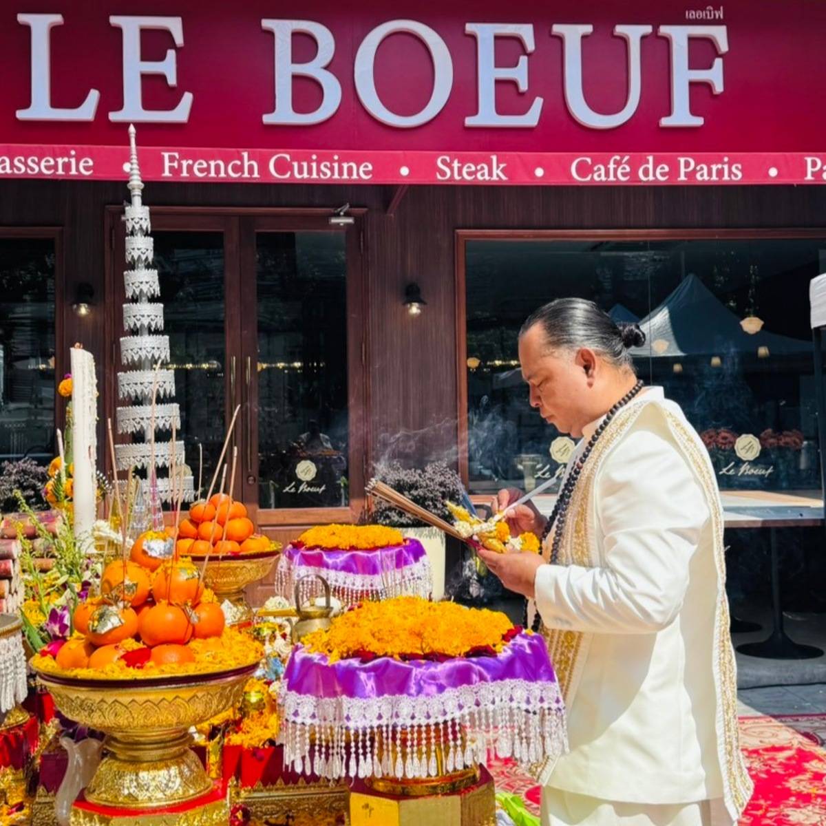 บวงสรวงตั้งศาลพระภูมิเจ้าที่ ร้านอาหาร เลอเบิฟ